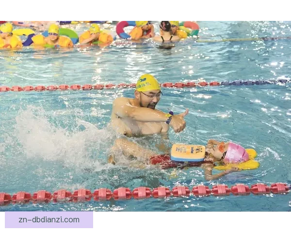 游泳训练技巧大揭秘：提升水平，享受游泳乐趣